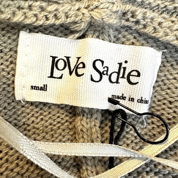 NWT Love Sadie Fringe Wrap Sweater Grey Size Small ✨🆕✨ - Picture 9 of 12